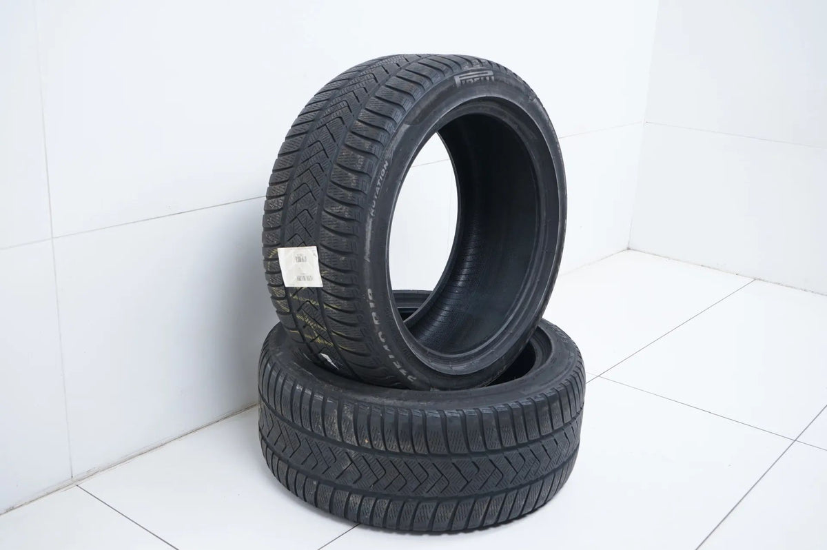 2x Winterreifen 275 40 18 Zoll Pirelli ca.4 mm DOT19 MO Detailansicht 3