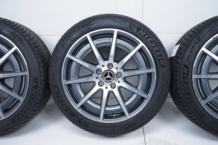Mercedes C43 AMG W206 zimní pneumatiky zimní kola 235 45 18 palců