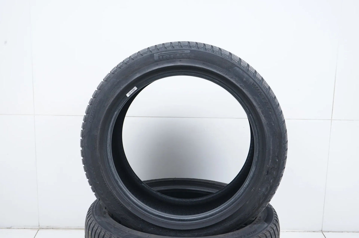 2x Winterreifen 275 40 18 Zoll Pirelli ca.4 mm DOT19 MO Detailansicht 2