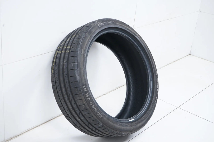 1 x Sommerreifen 255 40 21 Zoll Continental DOT16 ca.5mm