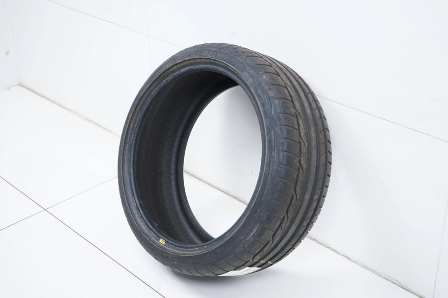 1 pneu été de démonstration Dunlop 245/35/19 pouces DOT15 MO