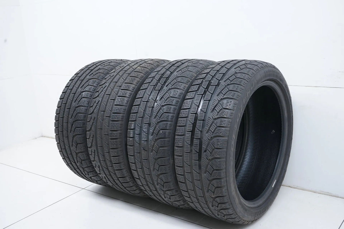 4x Winterreifen Pirelli 215 45 18 Zoll DOT18 ca.6mm MO Detailansicht 3