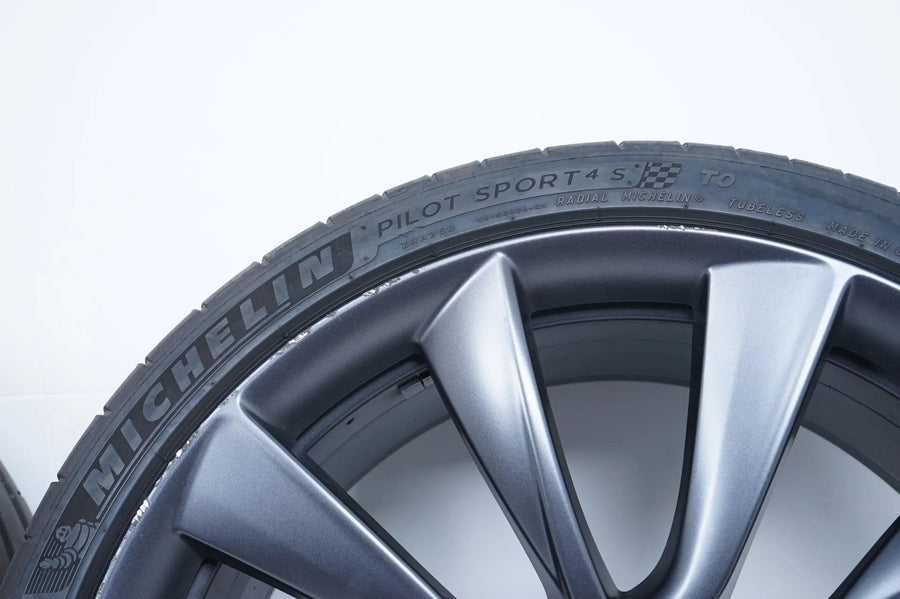 Tesla Model 3 summer tires, summer wheels 235/35/20 inch
