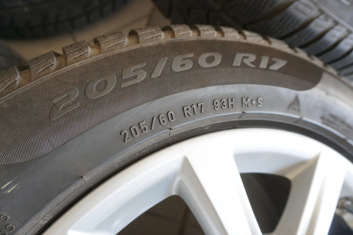 Original BMW X1 F48 X2 F39 Alufelgen Winterräder Winterreifen 205 60 R17 6mm Detailansicht 4