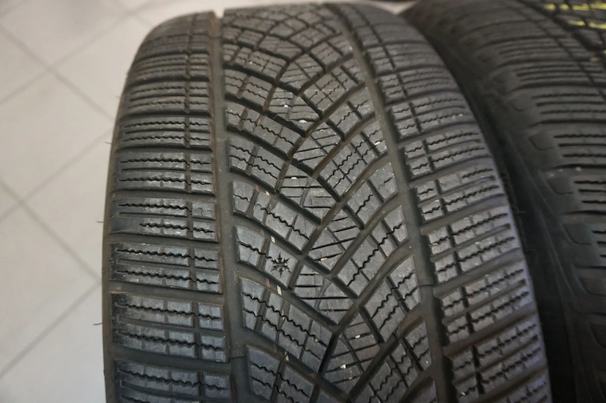 Jantes alliage aéro Porsche Taycan 20 pouces d'origine pneus hiver roues hiver 7mm 2023 Detailansicht 10