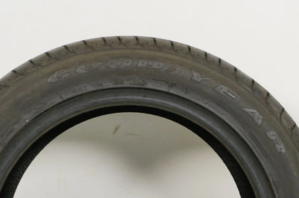 1 pneu été neuf de démonstration Goodyear DOT17 235/55/18 pouces