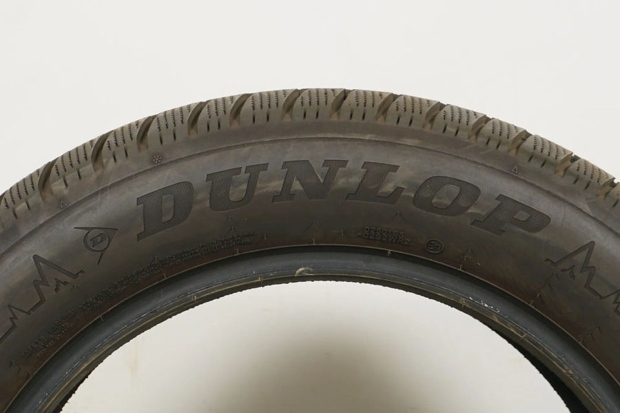 2x Like New Dunlop Winter Tires 255 55 19 inch approx. 7.5 mm DOT18 MO