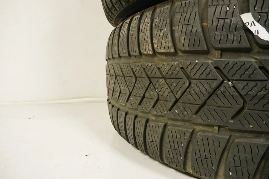 4 x Pirelli winter tires 245 50 19 inch DOT18 BMW* approx. 5mm RFT