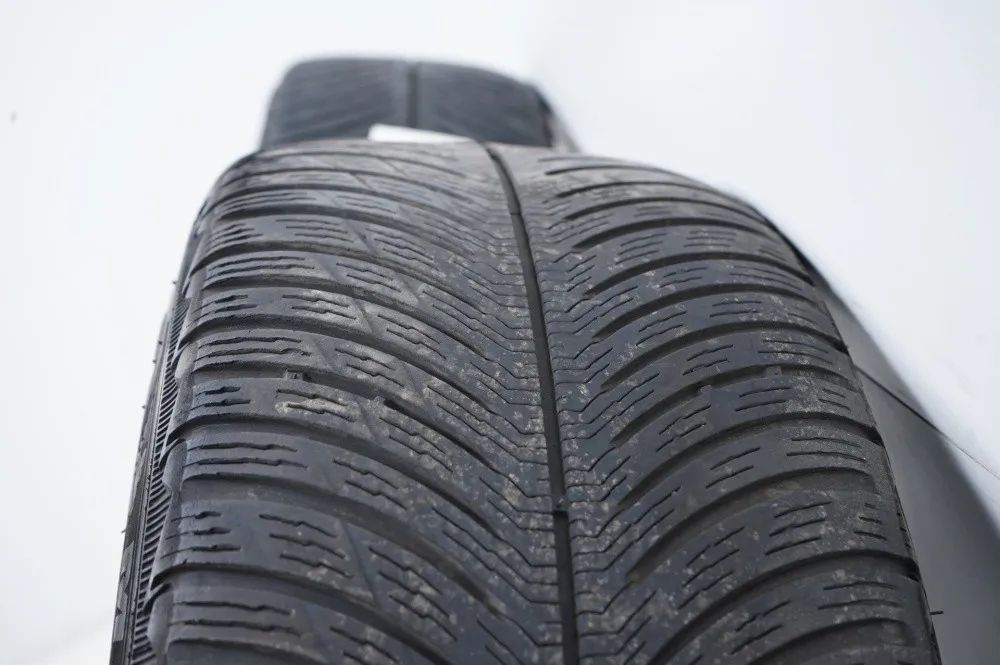 Mercedes A45 CLA45 W177 C118 Winterreifen Winterräder 18 Zoll Detailansicht 18