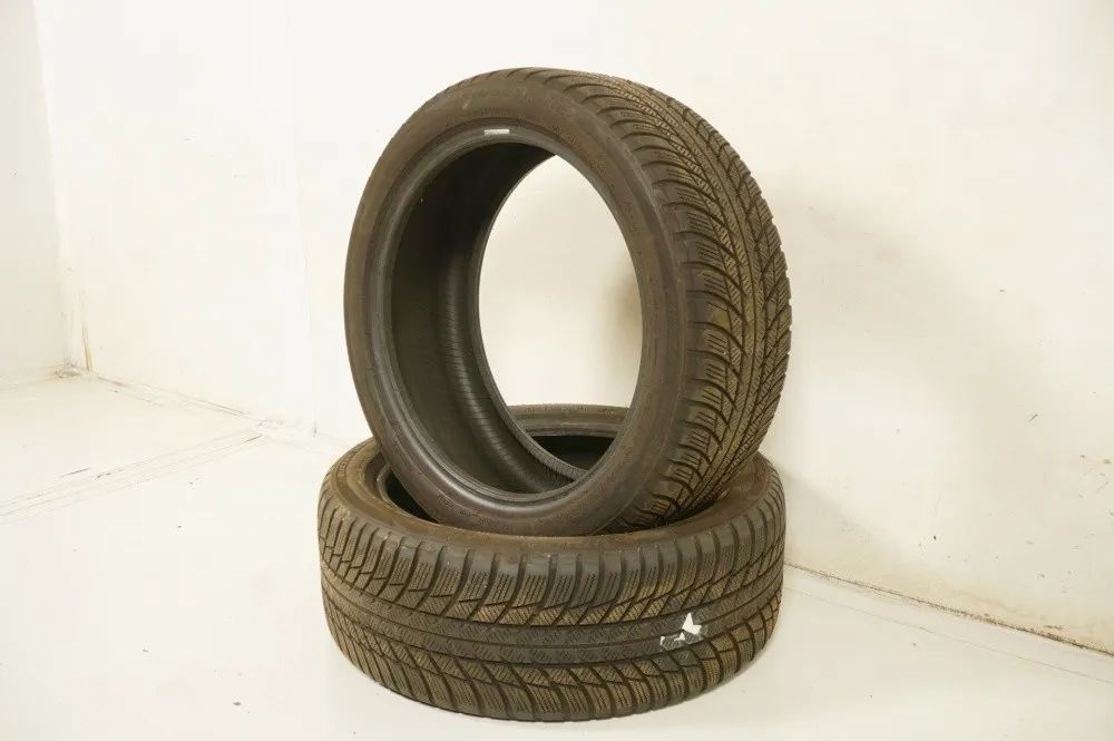 2 x Winterreifen Bridgestone 225 45 18 Zoll DOT21/19 ca.4mm MO Detailansicht 4