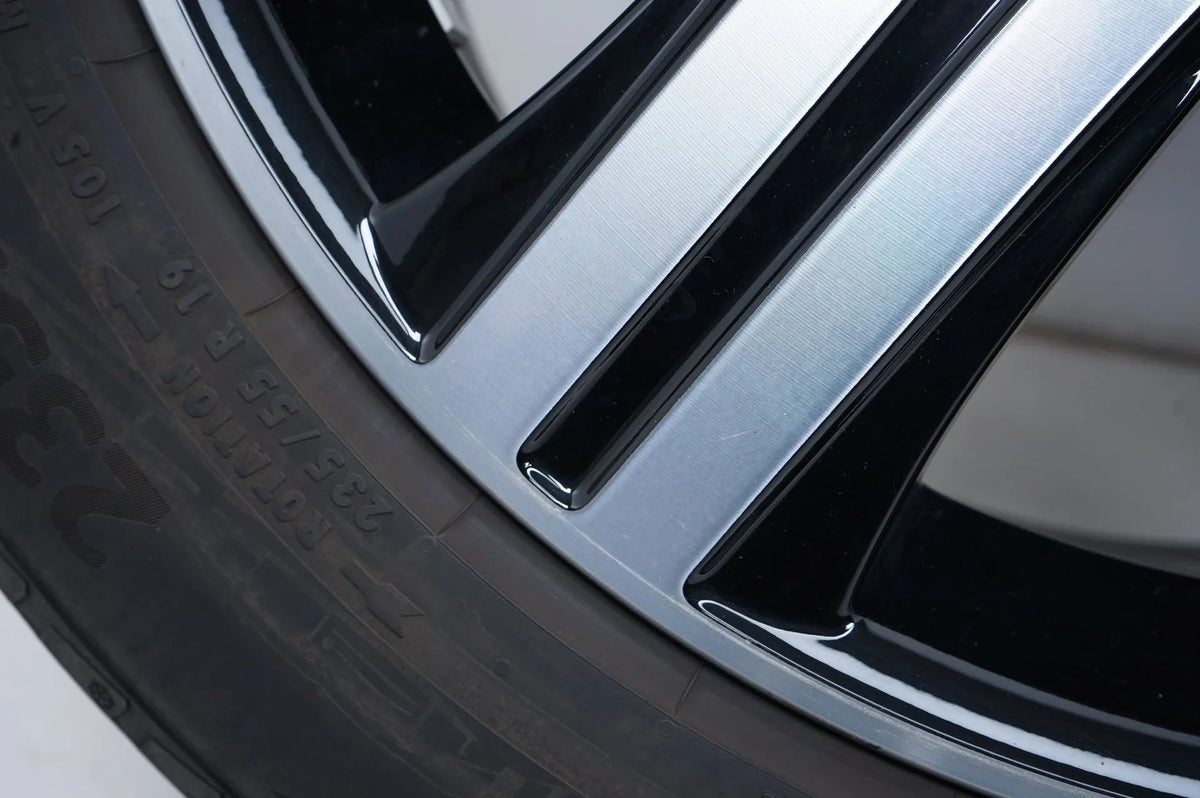 Original Mercedes GLC X253 C253 19 inch alloy wheels all-weather tires 235 55 R19 Detailansicht 4
