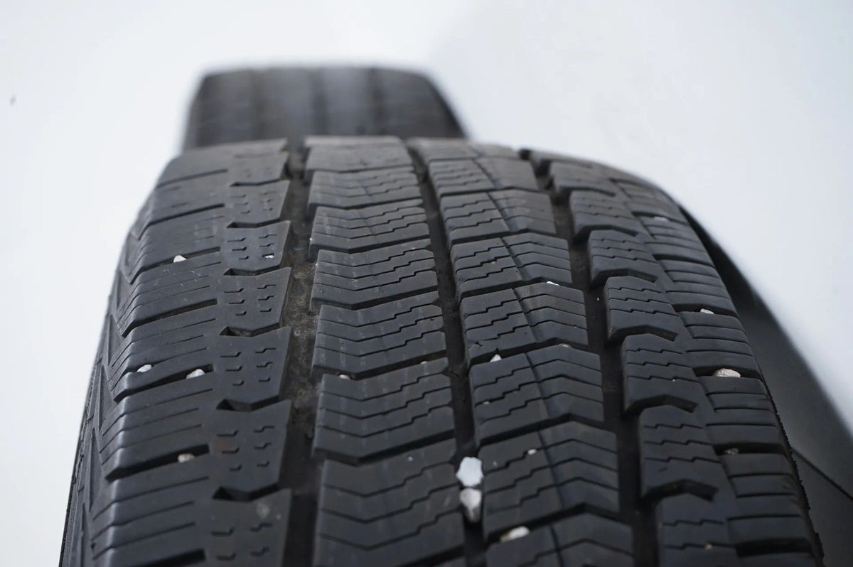 VW Transporter T5 T6 winter wheels winter tires 205 65 16 inch 7H0601027D Detailansicht 11