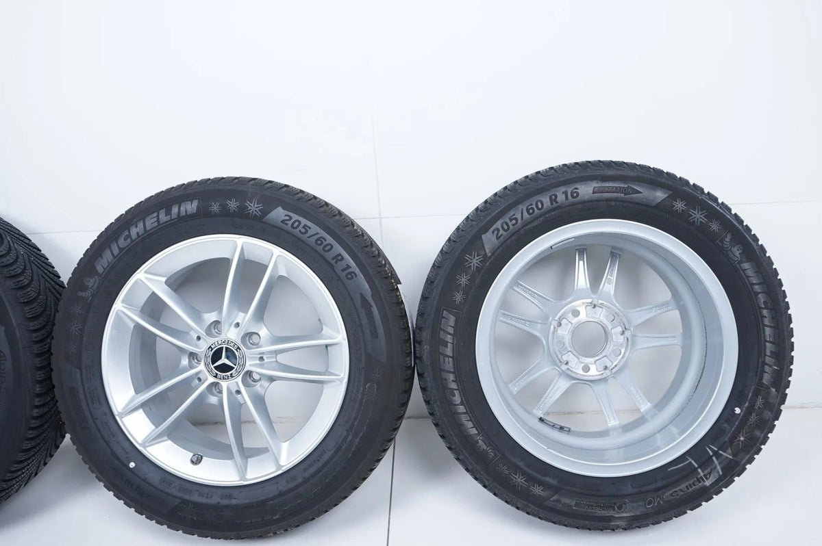 Mercedes A B Klasse W177 B247 Allwetterräder mit neuen Allwetterreifen 16 Zoll