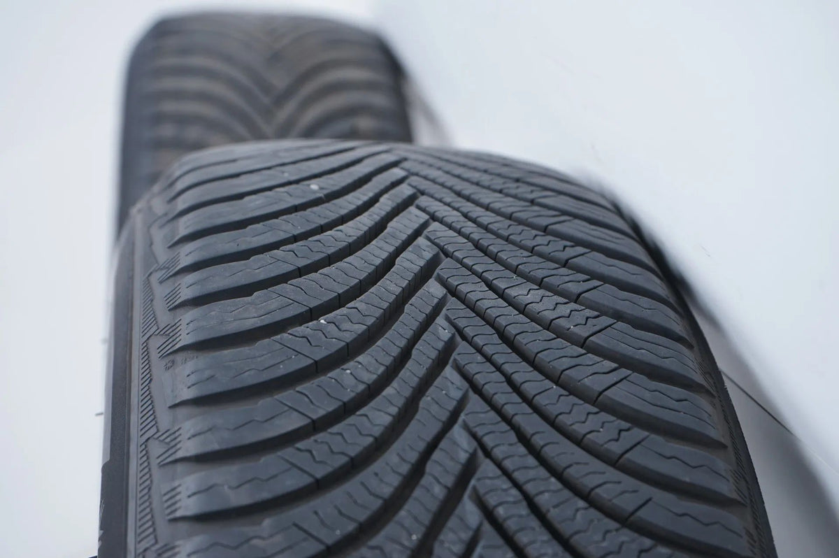Mercedes A B Klasse W177 W247 Winterräder Winterreifen 16 Zoll Detailansicht 14