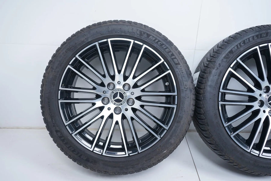 Mercedes třída C W206 celoroční pneumatiky zimní kola 225 45 18 palců