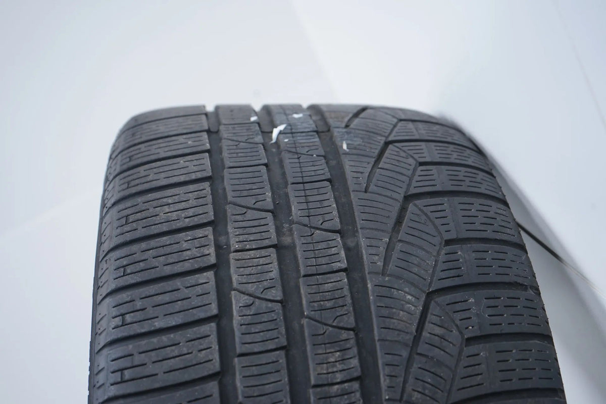 Mercedes C63 kupé AMG W205 zimní pneumatiky zimní kola 19 palců Detailní zobrazení 12
