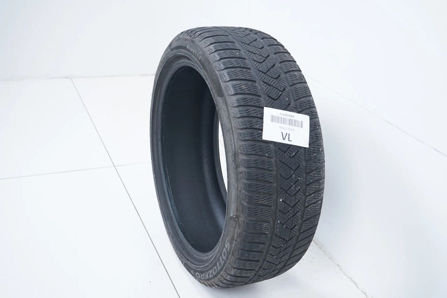 1 x Pirelli winter tire 225 45 19 inch DOT119 BMW* approx. 5mm RFT