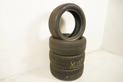 4 pneus hiver Bridgestone 245/50 R19 pouces DOT18 BMW*, profondeur de sculpture d'environ 5 mm, RFT
