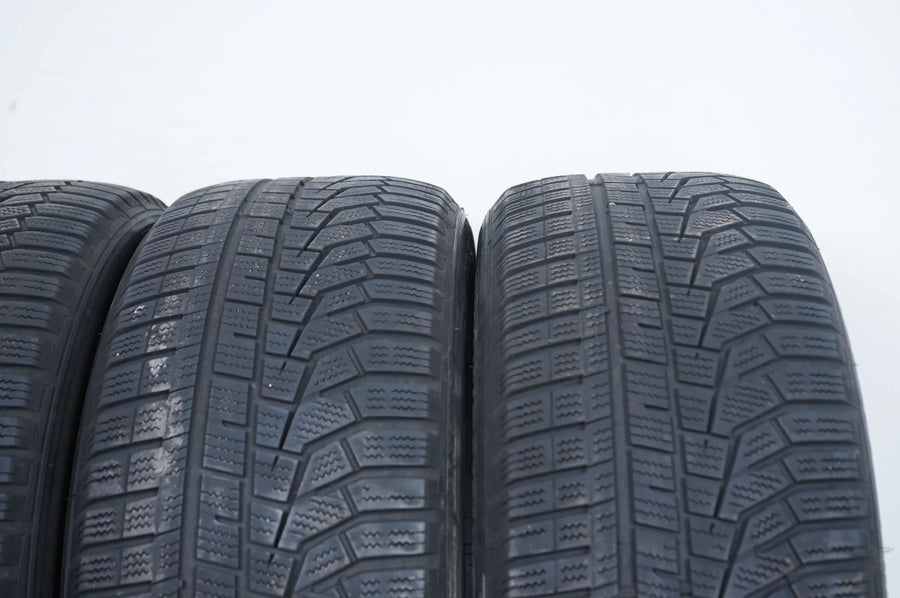 4 pneus hiver Hankook 225 50 17 pouces DOT21 environ 4mm RFT