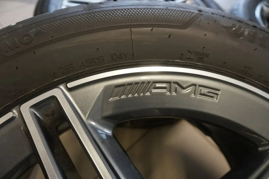 Jantes alliage d'origine Mercedes Classe S W223 V223 AMG pneus été 255 45 R19 pouces