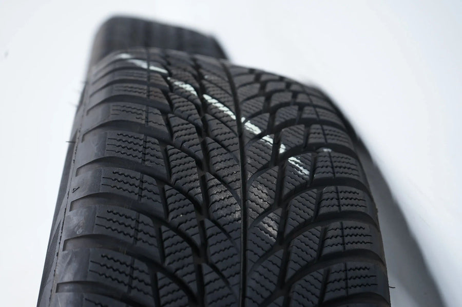 Audi A1 2 GB winterwielen winterbanden 195 55 16 inch DOT24 8mm