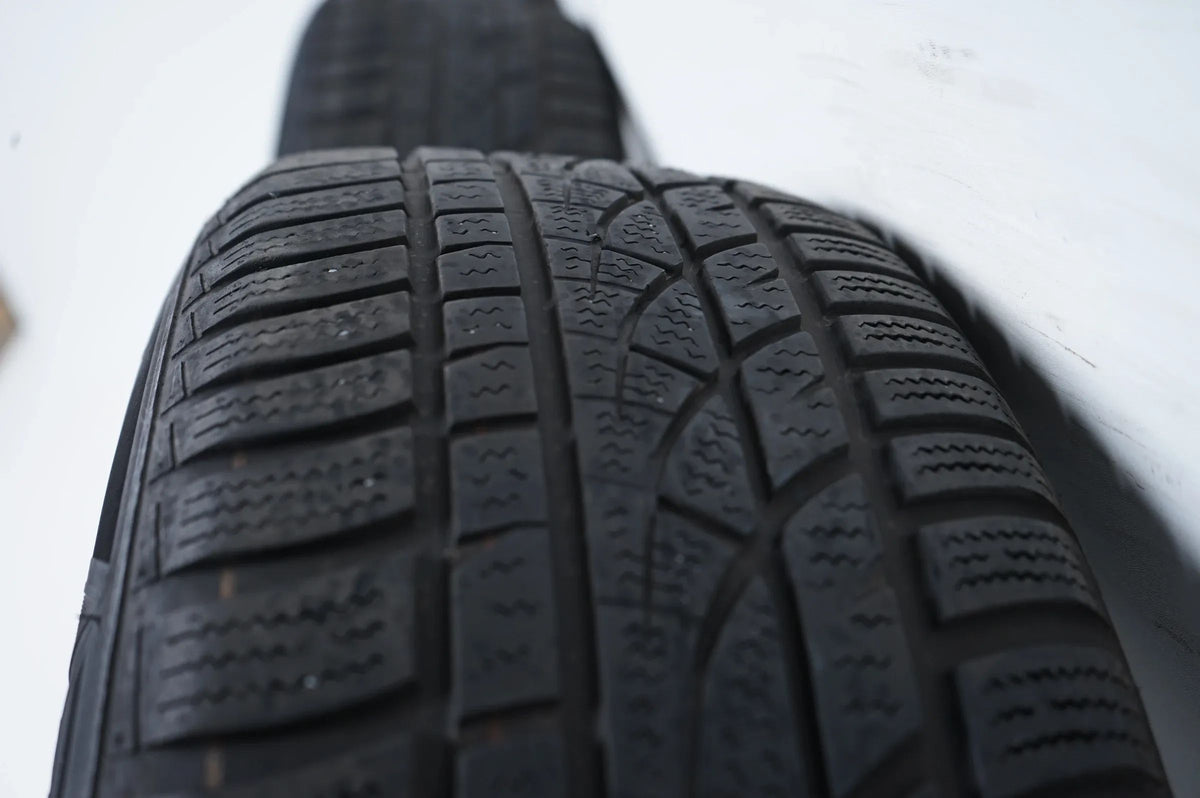 Pneus/jantes hiver Audi A4 B9 8W 205/60 R16 Detailansicht 8