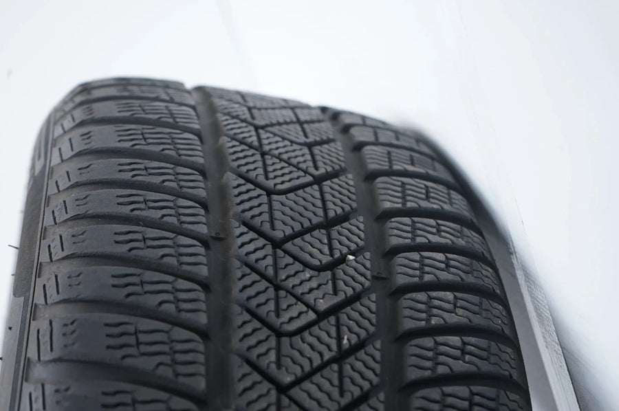 Mercedes E Klasse Hybrid W213 AMG Winterräder Winterreifen 18 Zoll