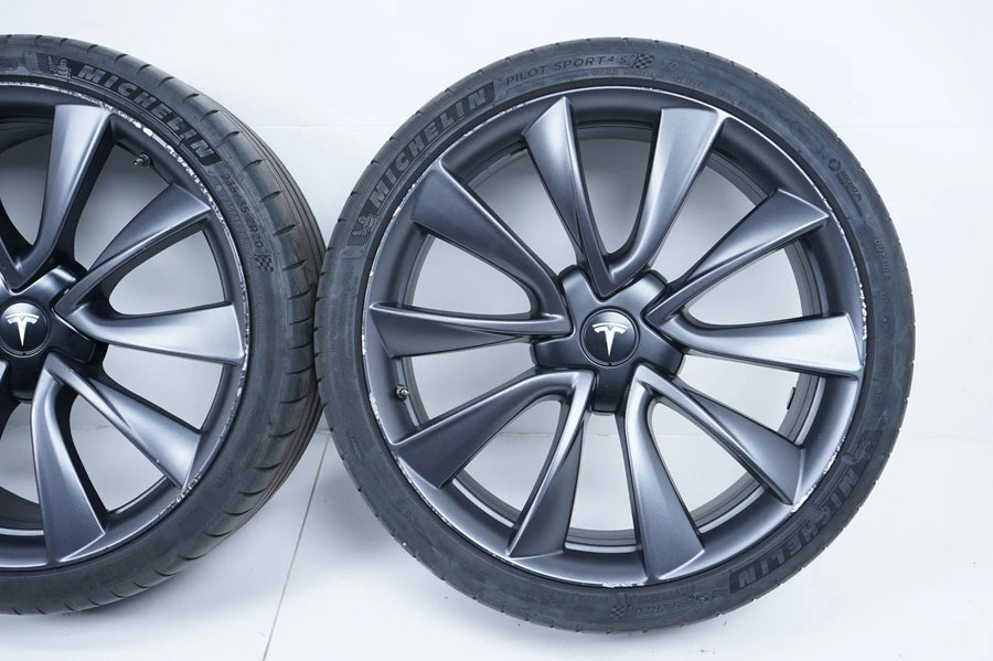 Tesla Model 3 Allwetterräder mit neuen Allwetterreifen 235 35 20 Zoll
