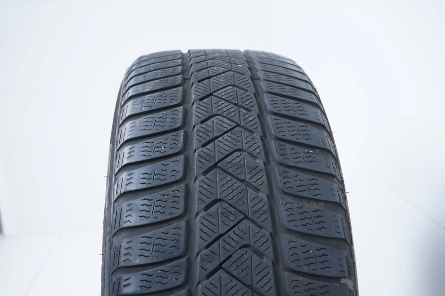 2 pneus hiver Pirelli DOT19 225/60/17 pouces, profondeur de sculpture d'environ 4 mm