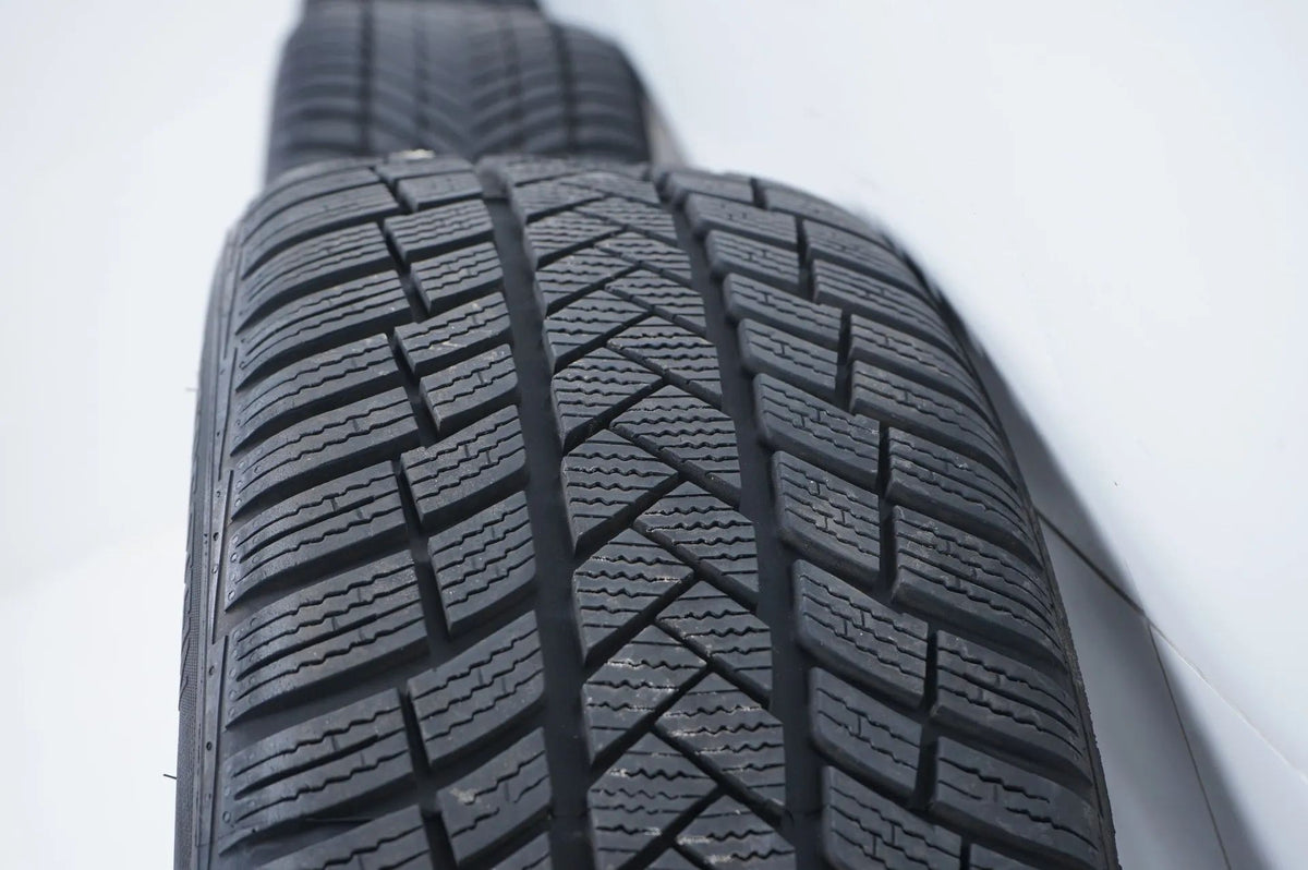 Mercedes AB Class W177 B247 All-weather tires, all-season, 18 inch Detailansicht 10