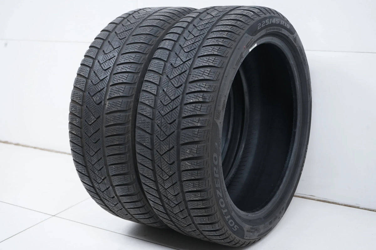 2 x Pirelli winter tires 225/45 R18 inch DOT21 approx. 4mm MO RFT Detail view 3