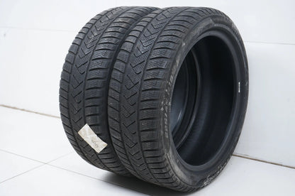 2 x Winterreifen Pirelli 225/45 R18 Zoll DOT21 ca.4mm MO RFT