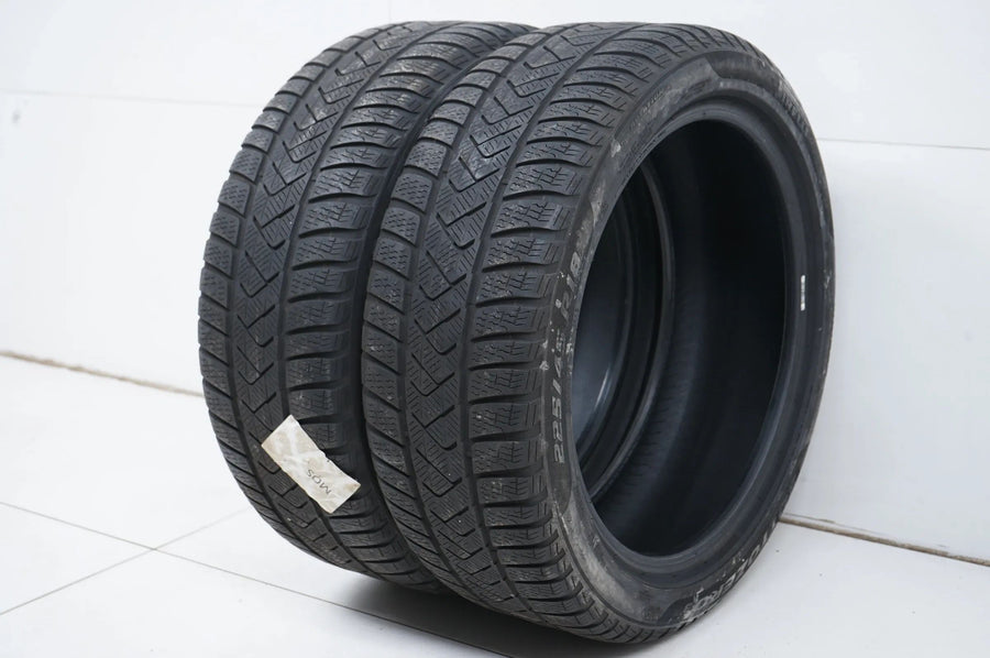 2 x Winterreifen Pirelli 225/45 R18 Zoll DOT21 ca.4mm MO RFT