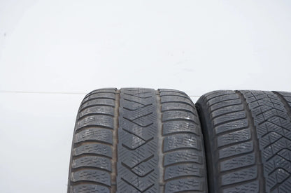 2 pneus hiver Pirelli 225/45 R18 pouces DOT21, profondeur de sculpture d'environ 4 mm MO RFT