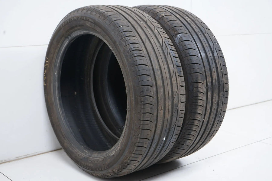 2 x pneus d'été Bridgestone 225 50 18 pouces DOT19 environ 6mm