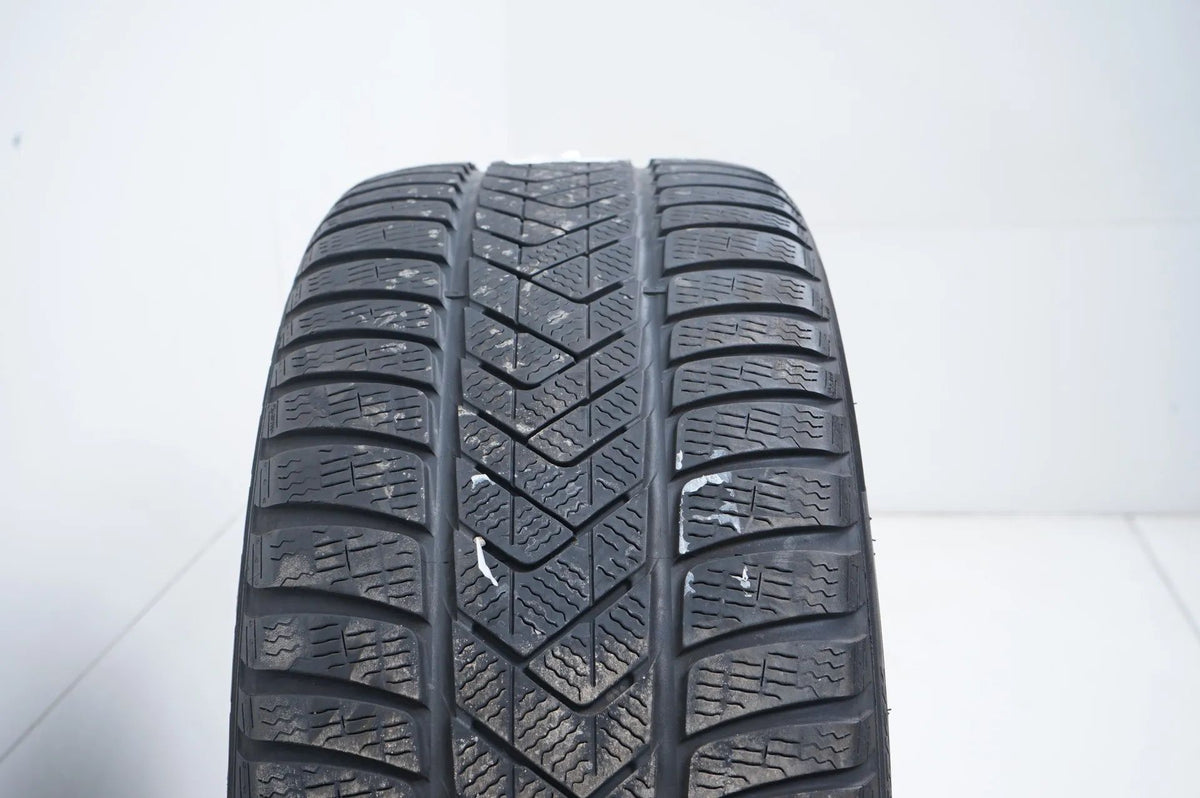 2x Winterreifen 275 40 18 Zoll Pirelli ca.4 mm DOT21/20 MO Detailansicht 5