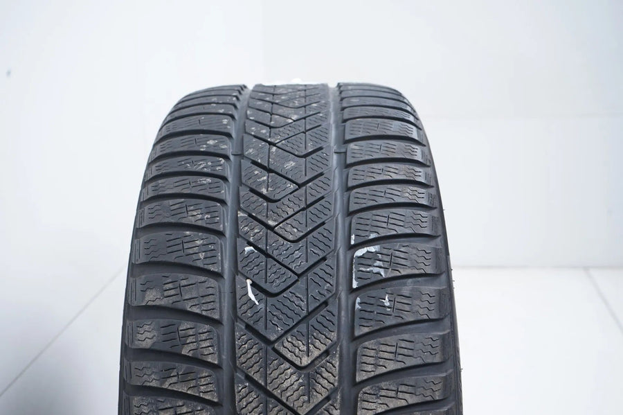 2x Winterreifen 275 40 18 Zoll Pirelli ca.4 mm DOT21/20 MO