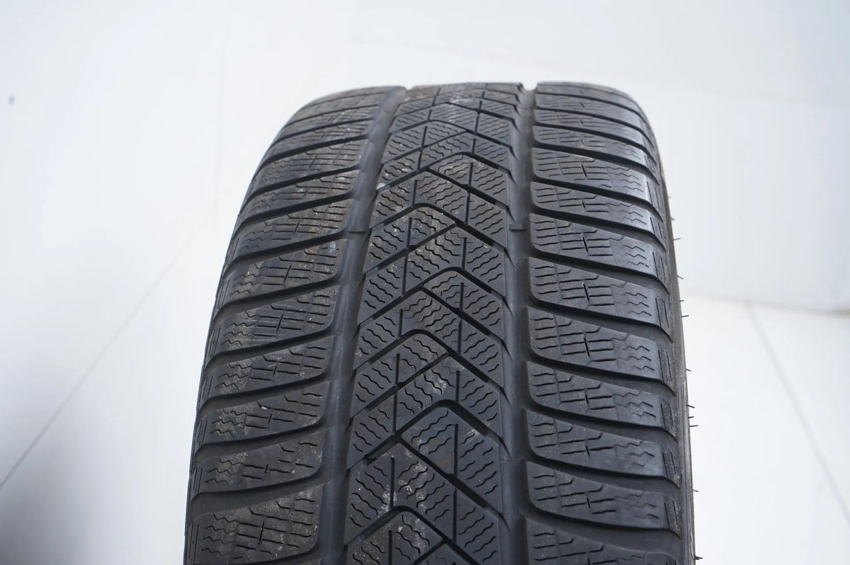 2x Winterreifen 275 40 18 Zoll Pirelli ca.4 mm DOT21/19 MO Detailansicht 5