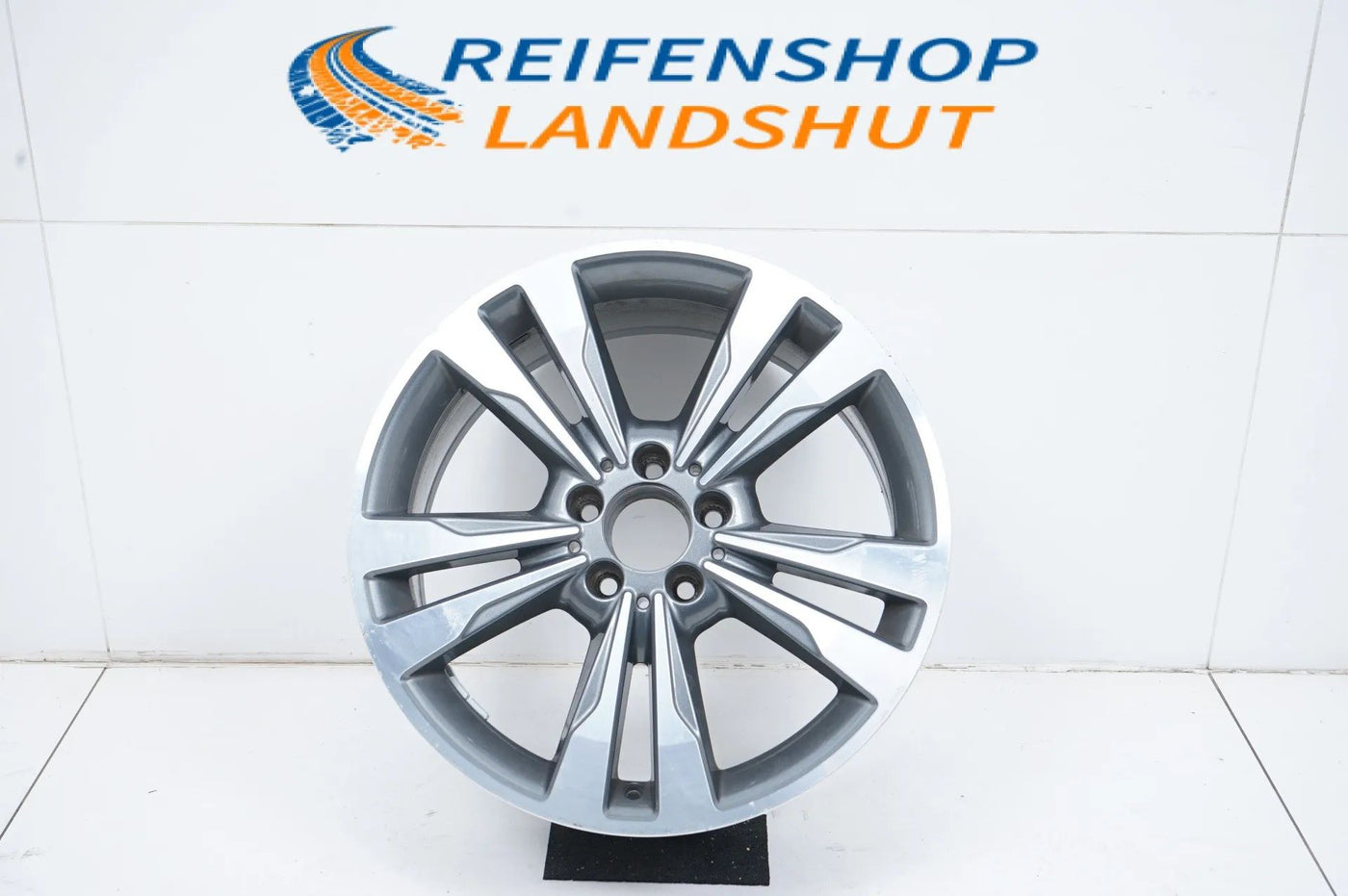 1 x Mercedes E-Class Coupe W207 18-inch Alloy Wheel A2074012902 8J
