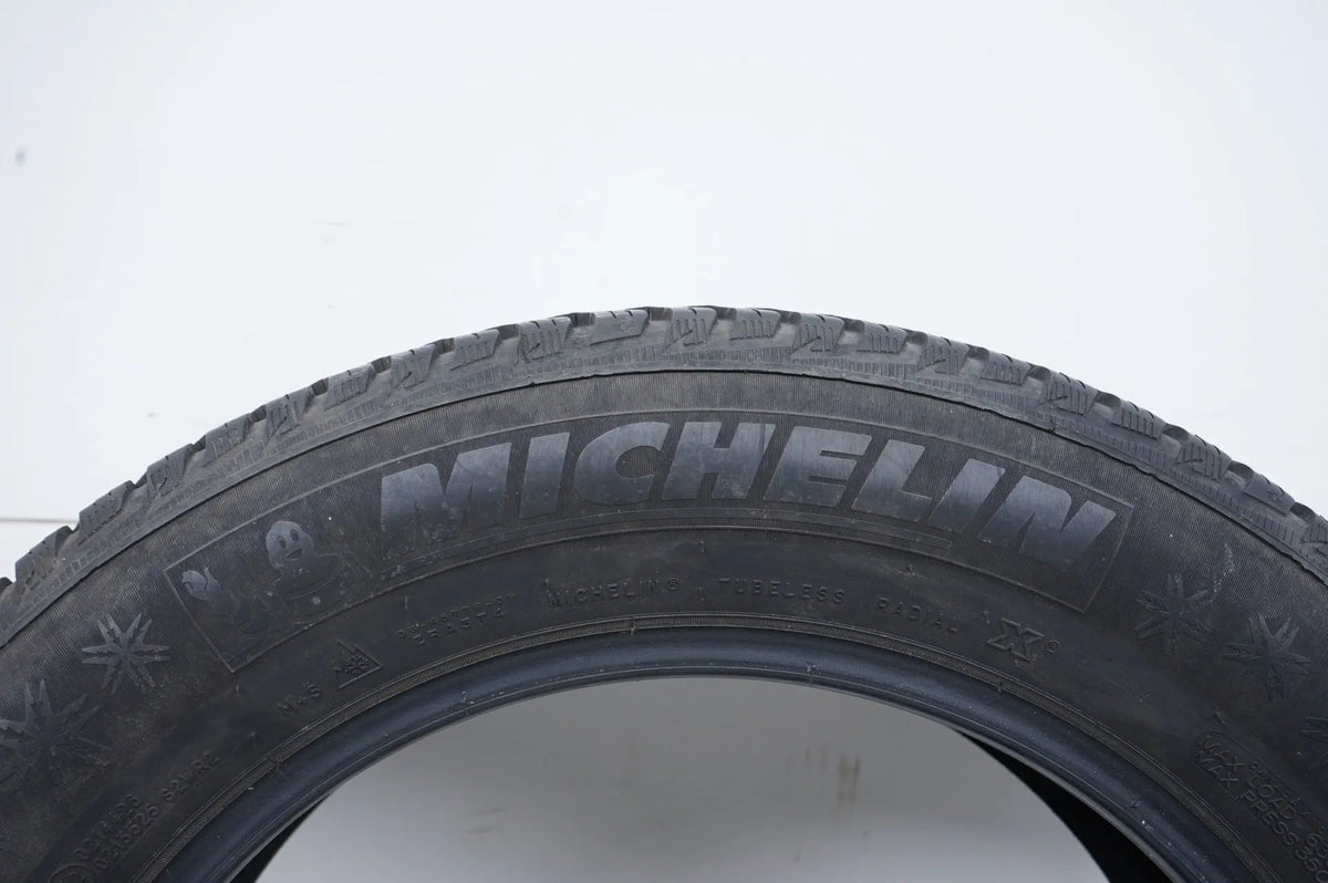 1x Winter tire 205 60 16 inch Michelin approx. 5 mm tread depth DOT21 MO Detail view 2