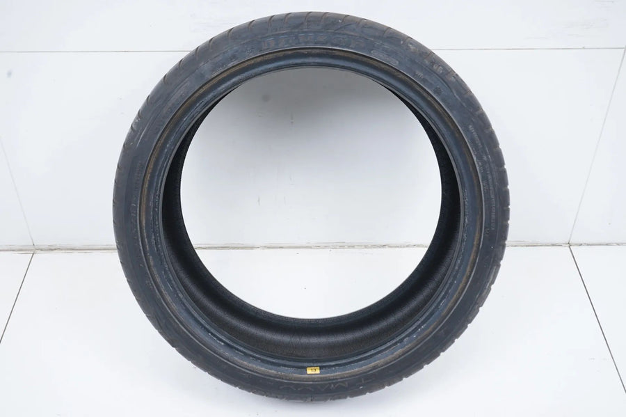 1 pneu été de démonstration Dunlop 245/35/19 pouces DOT15 MO