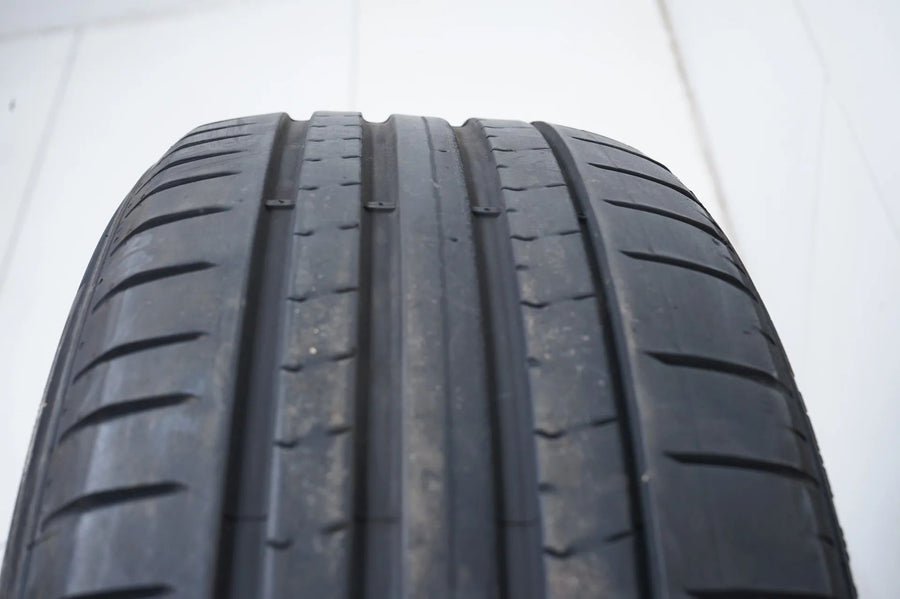 2 x Summer tires 235 50 20 inch Pirelli DOT23 approx. 4 mm