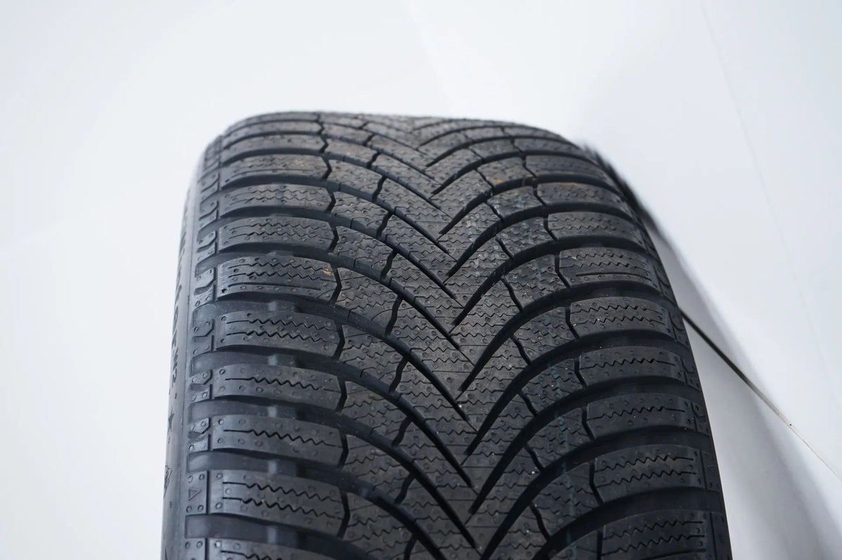 Like new BMW 1 Series F70 winter tires/wheels 225/40/19 inch 977M Detailansicht 14