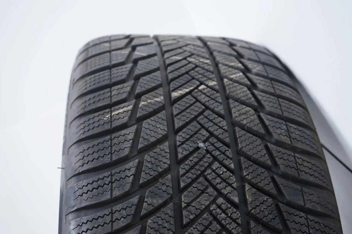 Mercedes EQE W295 V295 Winterreifen Winterräder 255 40 20 Zoll Detailansicht 14