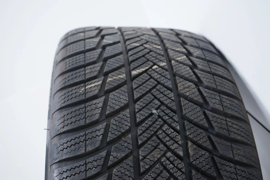 Mercedes EQE W295 V295 Winterreifen Winterräder 255 40 20 Zoll