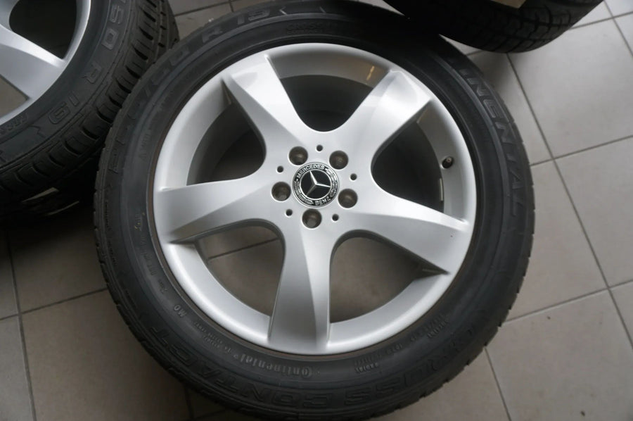 Jantes alu d'origine Mercedes Classe R W251 19 pouces pneus été 255 50 R19 8mm