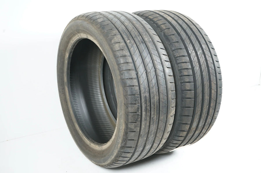 2 x pneus d'été de démonstration Bridgestone 255 45 19 pouces DOT22 MO
