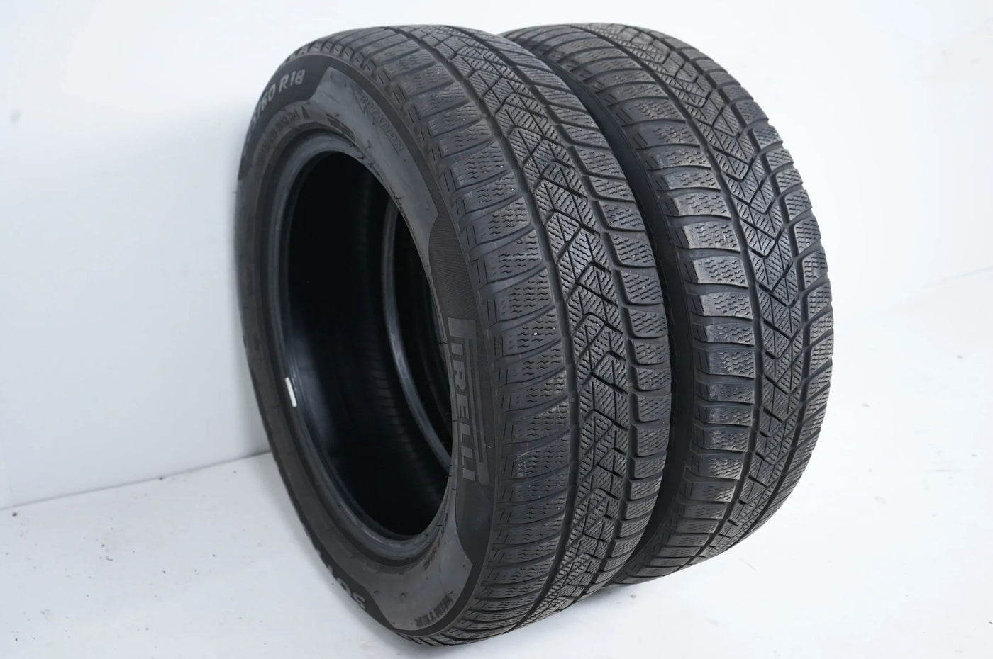 2x Winterreifen Pirelli 225 60 18 Zoll DOT20 ca.5,5mm Bmw*