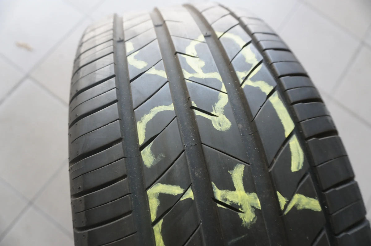 1 X 235 45 ZR18 R18 98W Sommerreifen Kumho Ecsta HS52 2022 7mm Vue détaillée 2