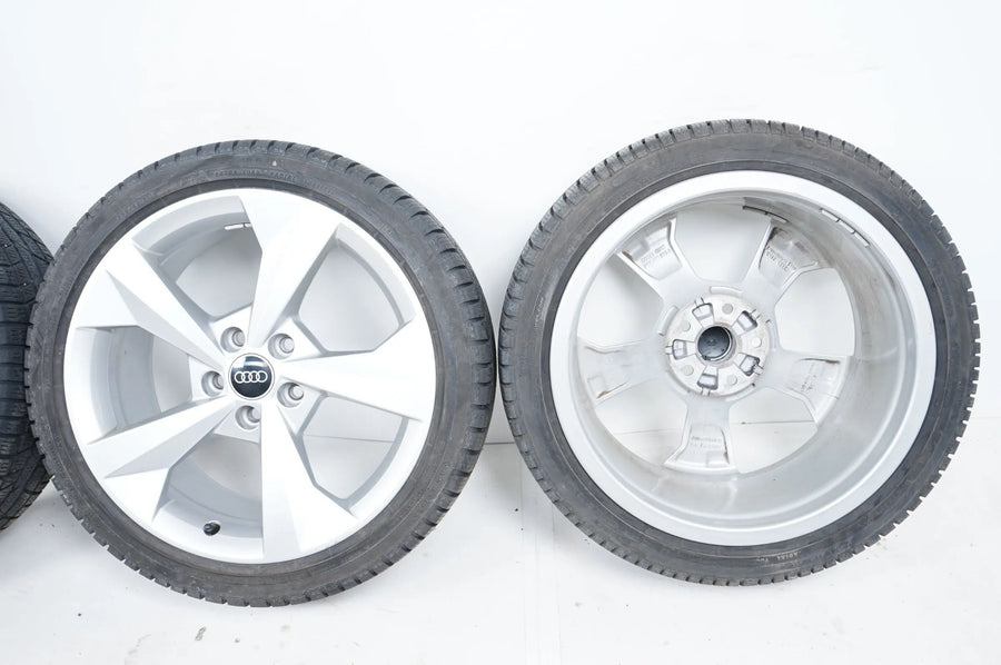 Audi A3 8Y Allwetterräder mit neuen Allwetterreifen 225 40 18 Zoll 8Y0601025j